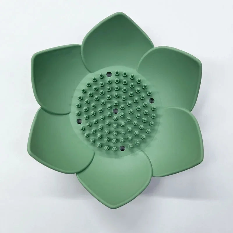 Soap Box Lotus Shape Non-slip Portable Silicone for Water Draining Solid Color Draining Soap Dish Bathroom Accessories