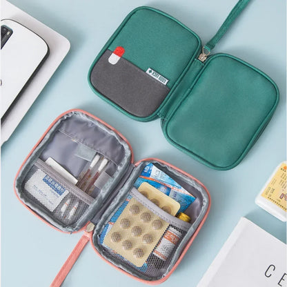 Mini Portable First Aid Kit Medicine Bag Medical Emergency Kits Organizer Outdoor Household Medicine Pill Storage Bag Pouch